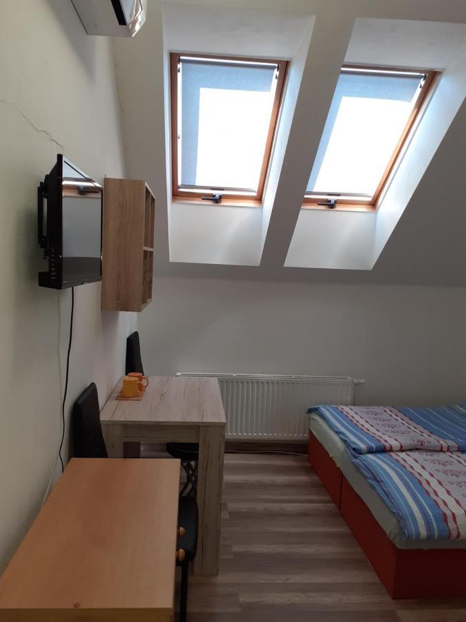Penzion Fontana Mikulov Bagian luar foto