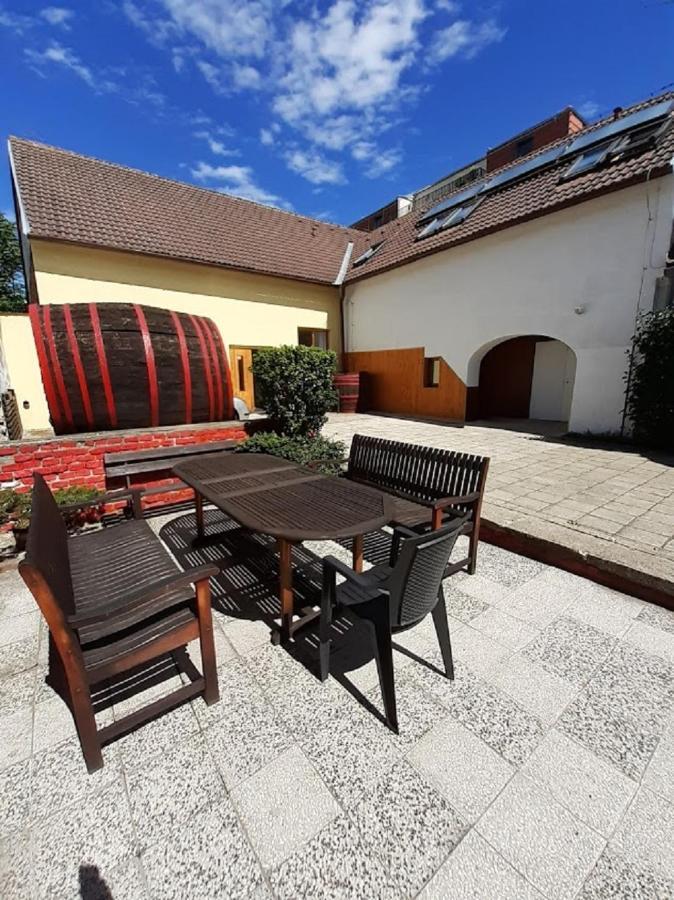 Penzion Fontana Mikulov Bagian luar foto